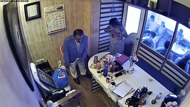 Ashok Khairat Baba Fucking – Multiple Bhabhi Viral Video